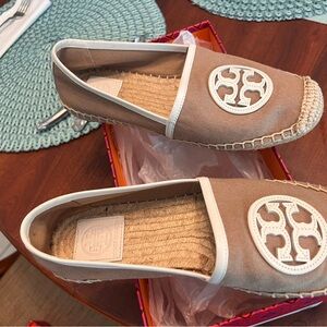 Tory Burch espadrilles Italian khaki/bleach colorwith box. Size 7.5